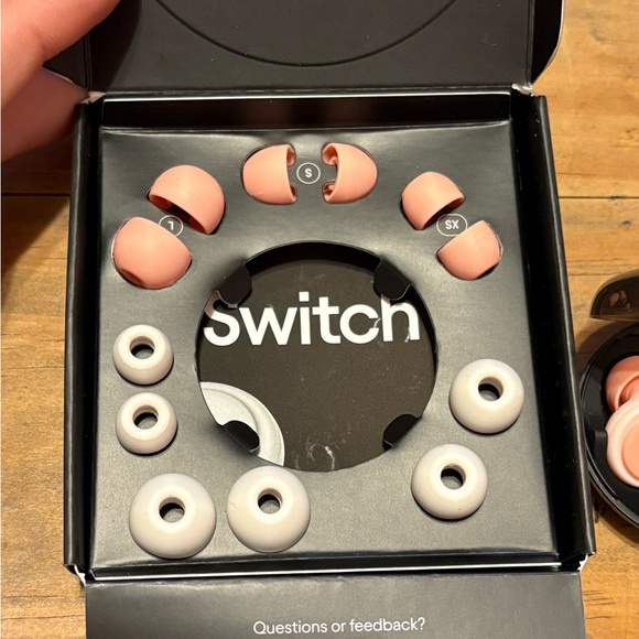 Loop Switch Earbuds - Picture 6 of 6